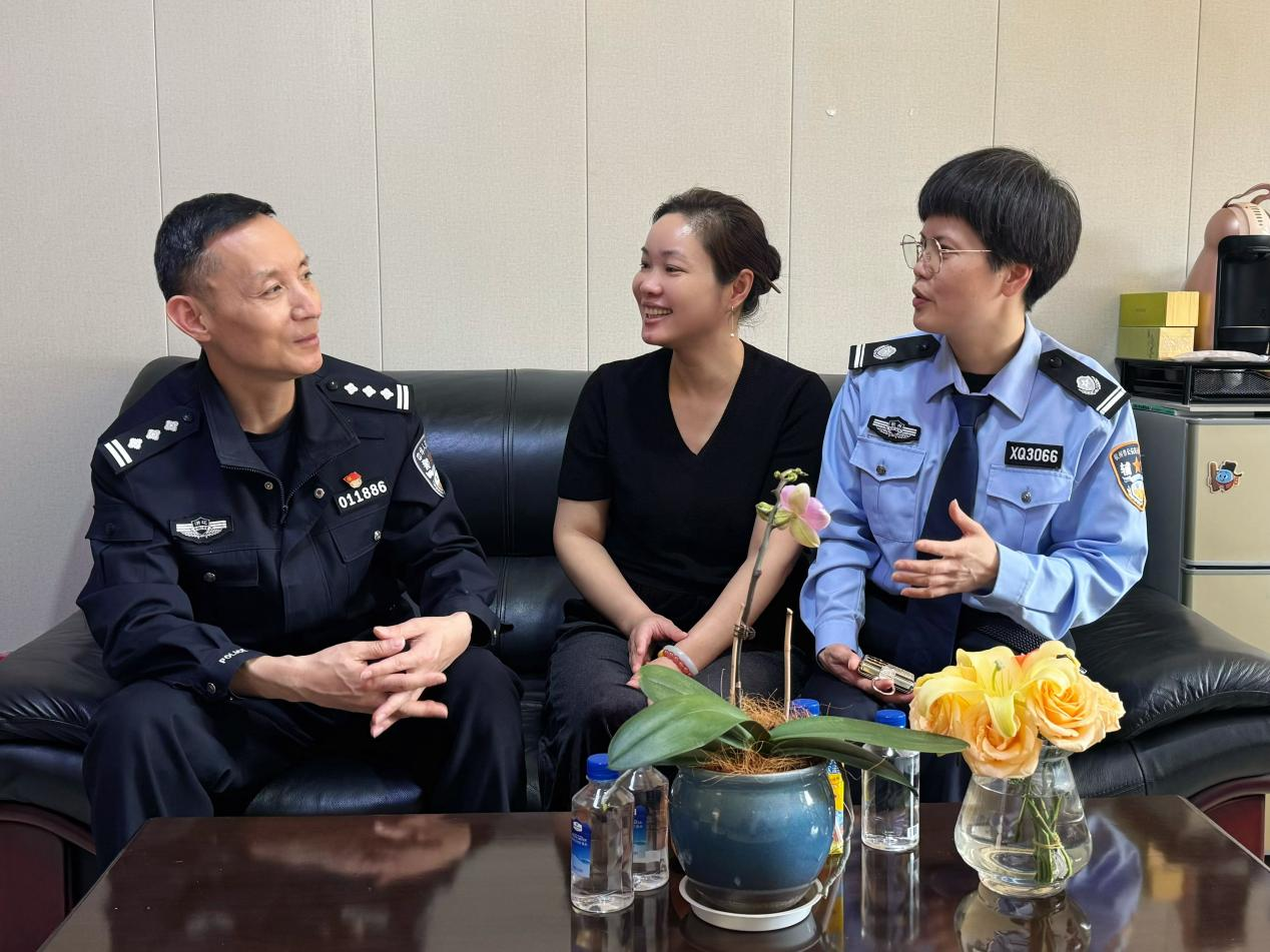 拱墅区大关中队携手钱江商城共筑交通清静防地?