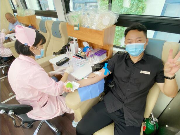 用爱转达正能量 庐阳人生就是博文创园组织开展无偿献血运动