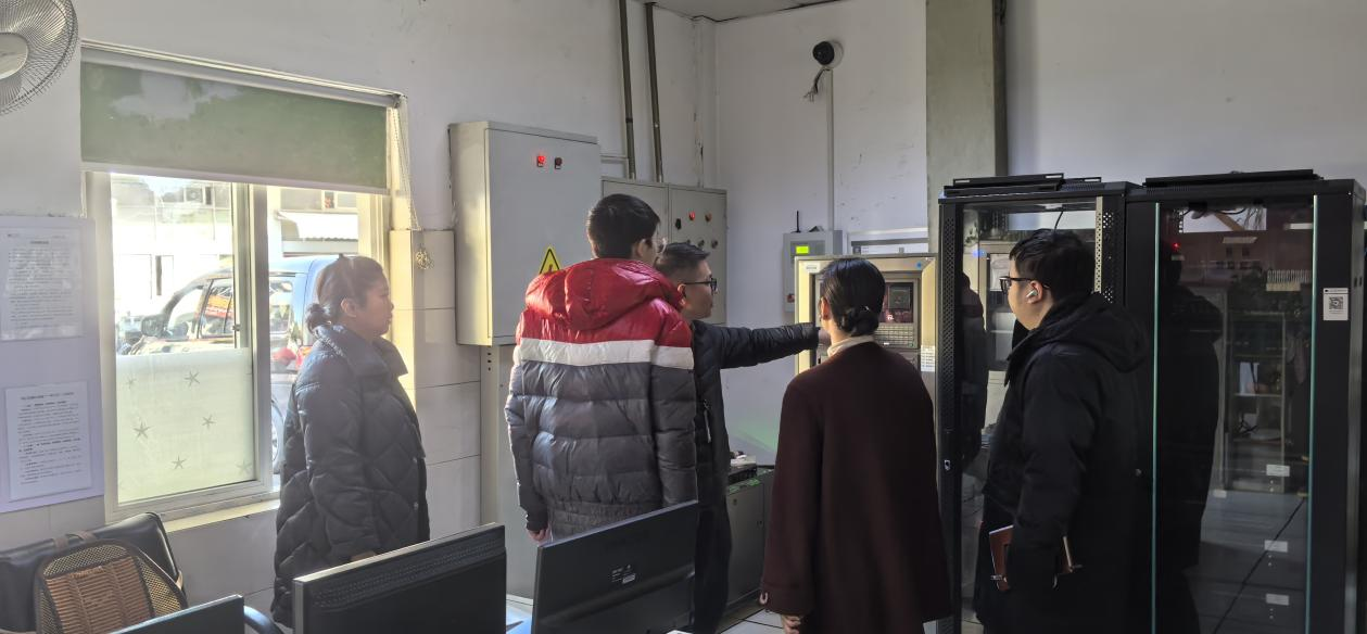 政企联动查隐患 筑牢商城清静线