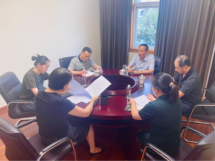 切脉市场动态，，，明确未来生长偏向——董事长一行赴人生就是博收支口商业有限公司调研