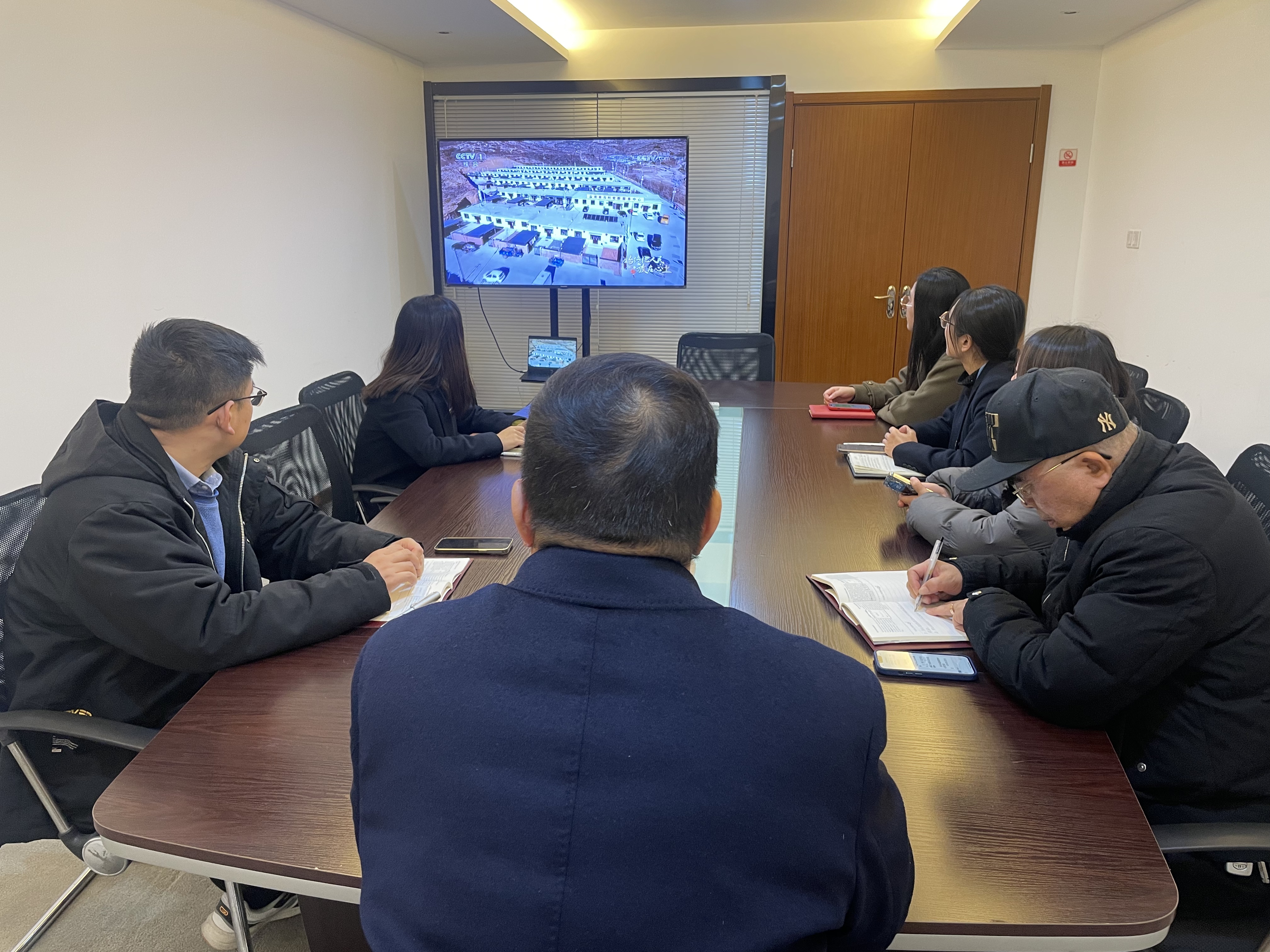 水晶城党支部开展2月党员牢靠运动