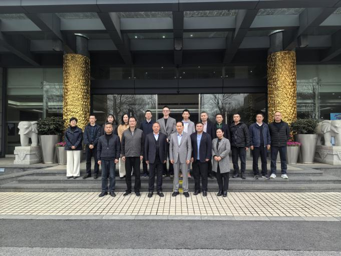 学以共进，，，，习以致远——人生就是博集团赴中宙控股集团举行旅行交流学习